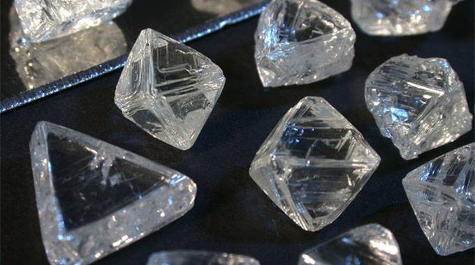 برنامه شرکت دولتی زیمباوه برای توسعه تولید الماس تا ۱۰ میلیون قیراط تا سال ۲۰۲۳/ هدف گذاری زیمباوه برای کسب درآمد ۱۲ میلیارد دلاری از بخش معدن در سال های آینده
