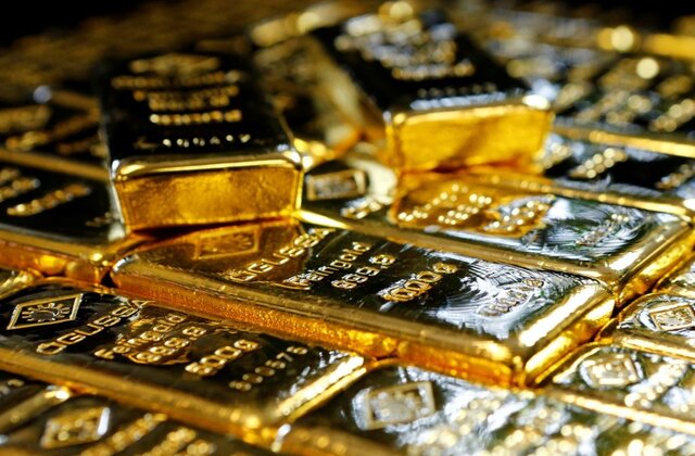 قیمت طلا در بازارهای جهانی/ افت ارزش دلار، کاهش قیمت طلا را محدود کرد
