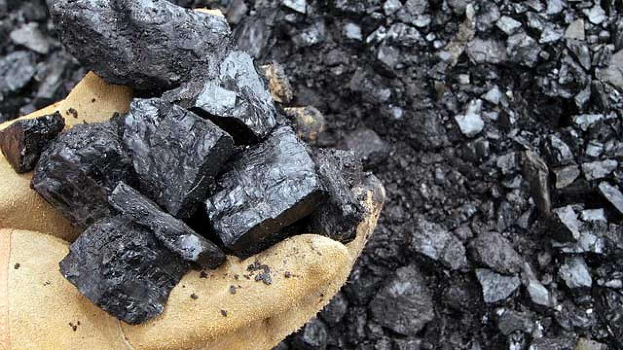 کاهش ۱۶ درصدی واردات زغال سنگ هند در ماه اکتبر