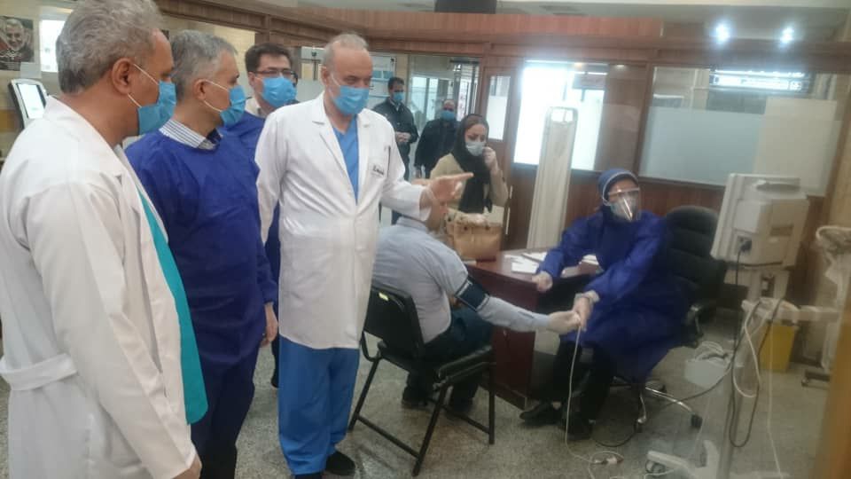 بازدید مدیرعامل ذوب آهن از اورژانس کرونا و تقدیر از کادر درمان بیمارستان شهید مطهری ذوب‌آهن اصفهان