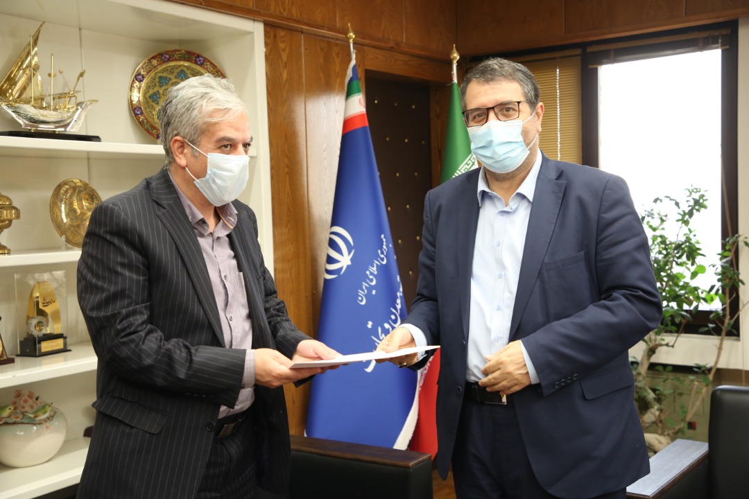 اعطای حکم رئیس جدید سازمان نظام مهندسی معدن ایران توسط وزیر صمت