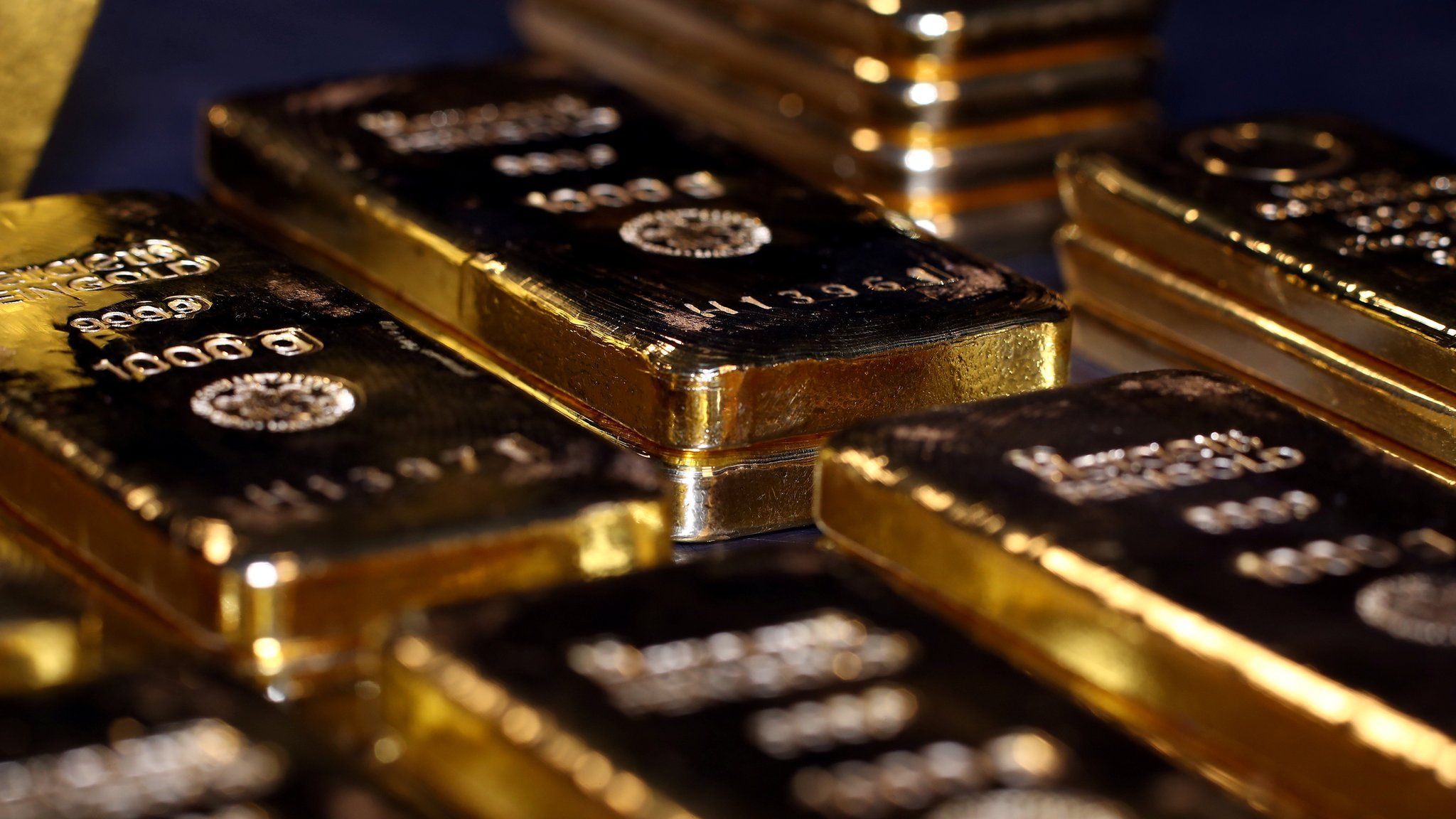 خوش بینی تحلیلگران به صعود اونس طلا به مرز ۲۰۰۰ دلار