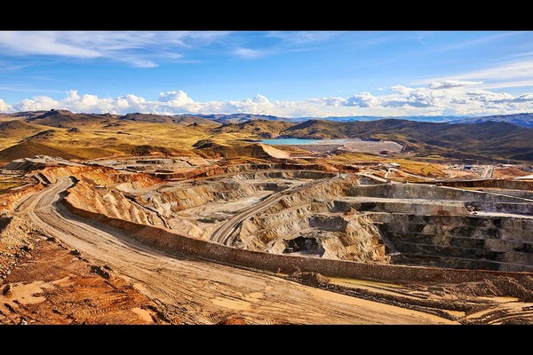 چالش‌های معدنکار کانادایی در مبارزه با ویروس کرونا/ ضرر هودبی مینرالز از تعلیق ۸ هفته ای معدن مس خود در پرو