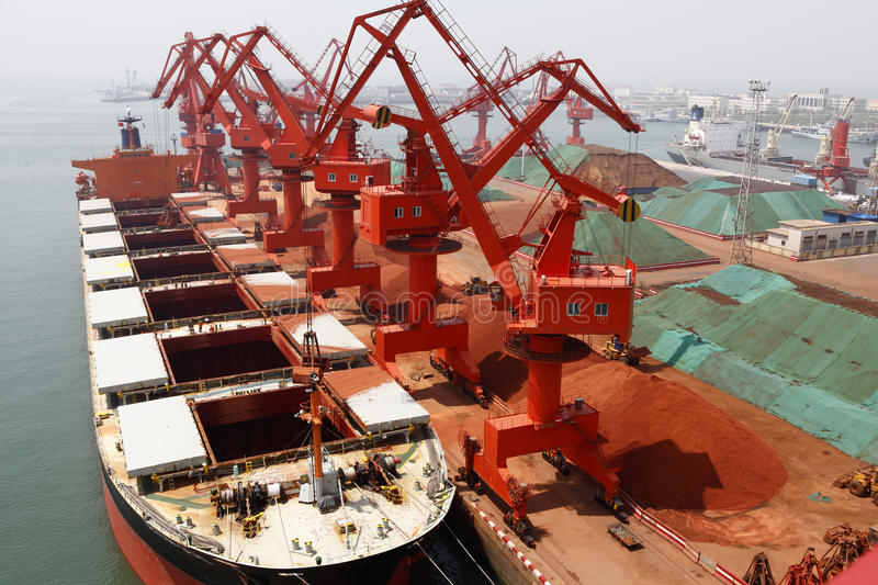 افزایش ۸ درصدی صادرات سنگ آهن چین در ماه سپتامبر/ حجم واردات از معدنکاران بزرگ استرالیا و برزیل کاهشی بود/ تمایل بیشتر چینی ها برای واردات سنگ آهن از روسیه، اوکراین و سوئد
