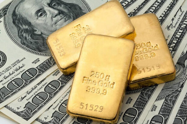 دلار به تقویت خود ادامه داد و قیمت جهانی طلا را پایین کشید