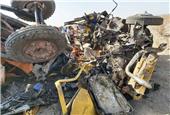 3 کشته در برخورد کامیون با مینی‌بوس کارگران معدن 