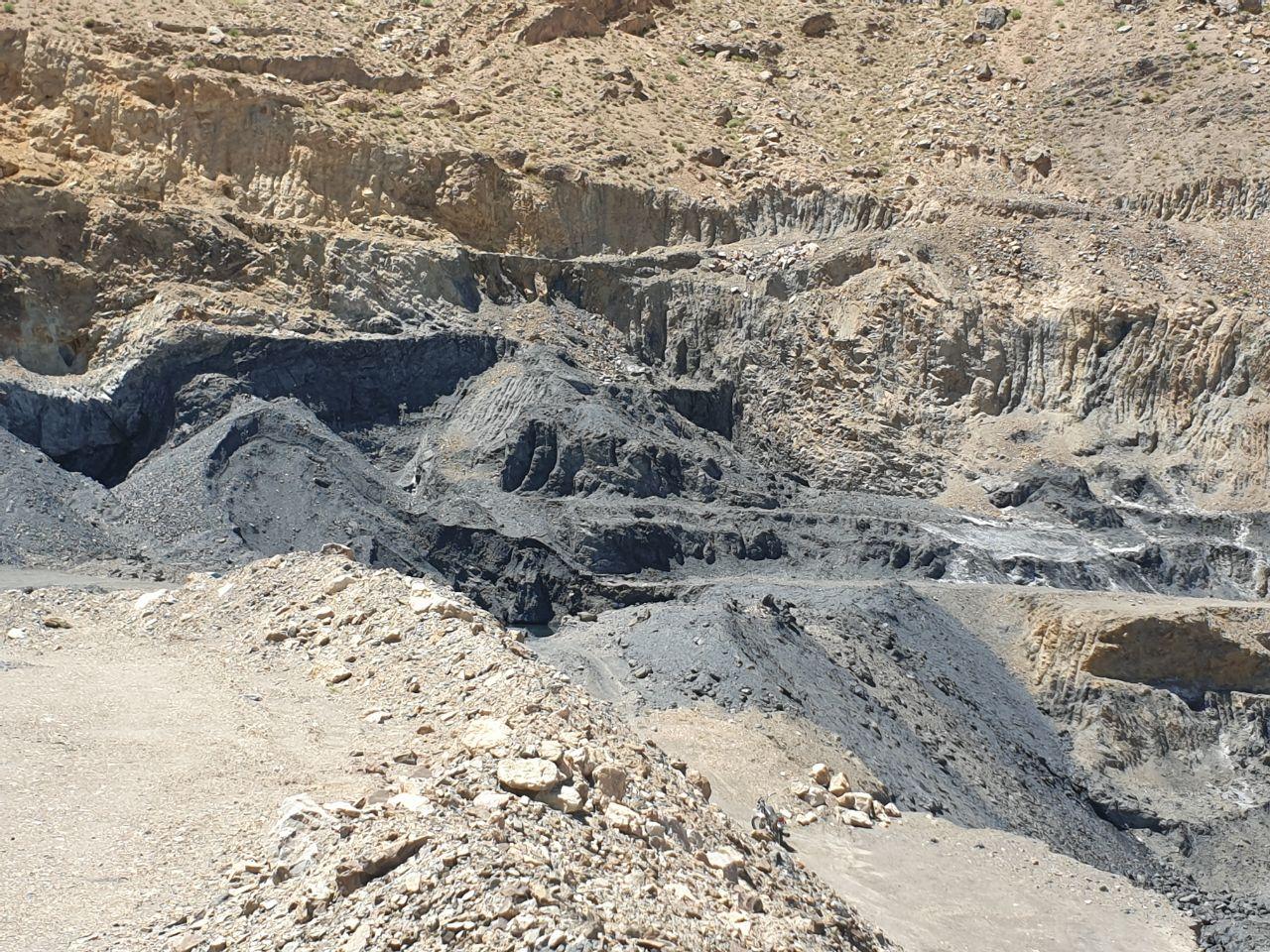 استخراج یازده هزار تن خاک نسوز از بزرگترین معدن غرب آسیا