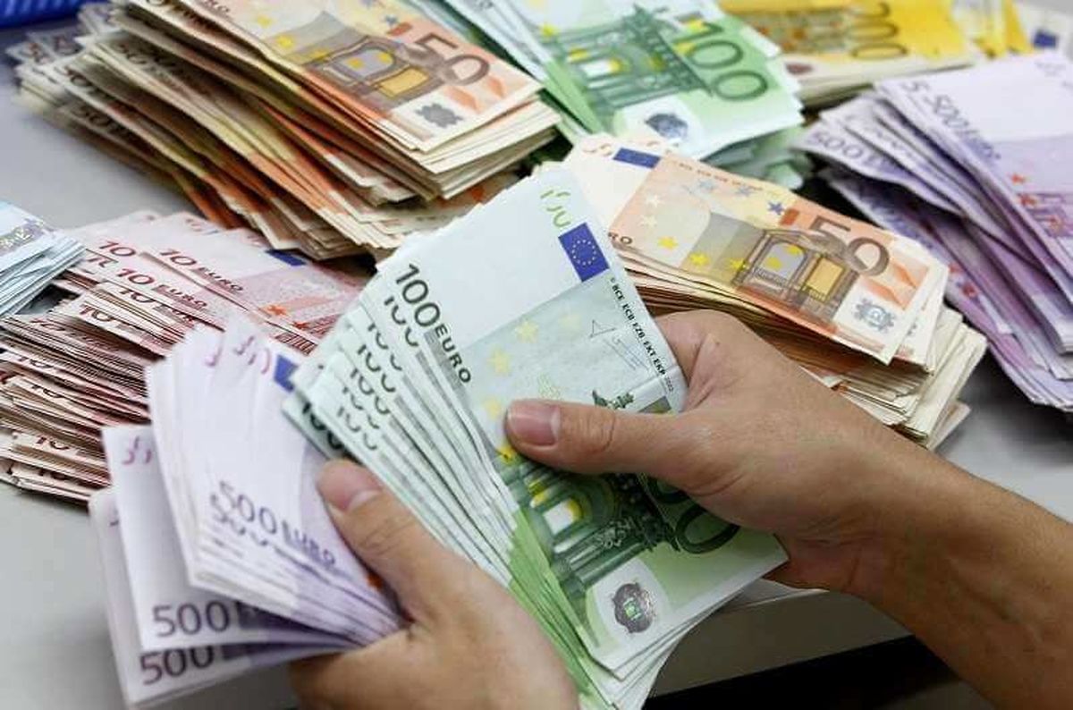نرخ رسمی یورو و ۲۰ ارز افزایش یافت