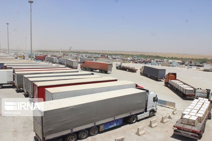 صادرات ۱۱۴ هزار تنی محصولات صنعتی و معدنی استان قم در سال جاری