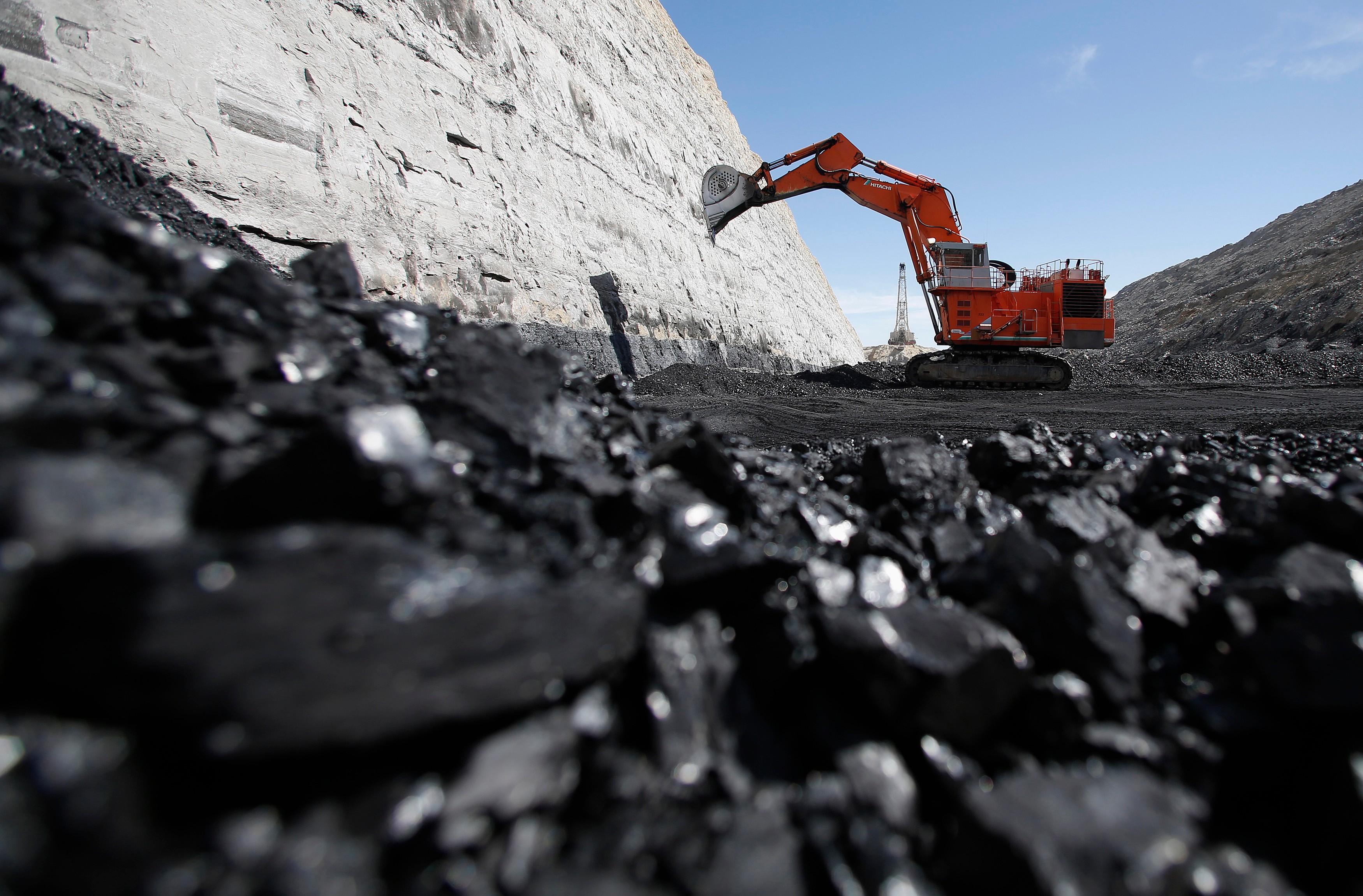 محدودیت‌های صادراتی در حوزه زغال سنگ رفع شده است