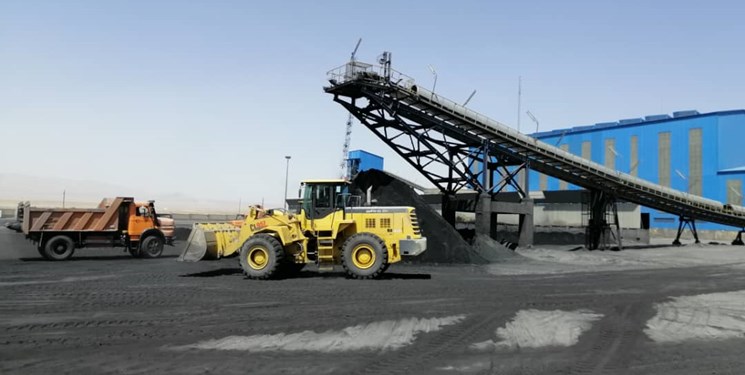 رئیس جمهور یک شرکت معدنی را در یزد افتتاح کرد