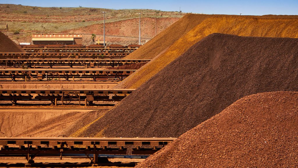 چشم انداز قیمت سنگ‌آهن تحت تاثیر مشکلات تقاضای جهانی