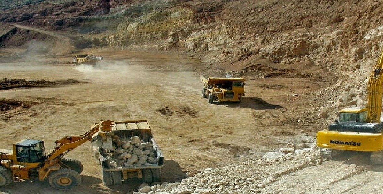 معدنکاران در کهگیلویه و بویراحمد تسهیلات خرید ماشین‌آلات دریافت می کنند